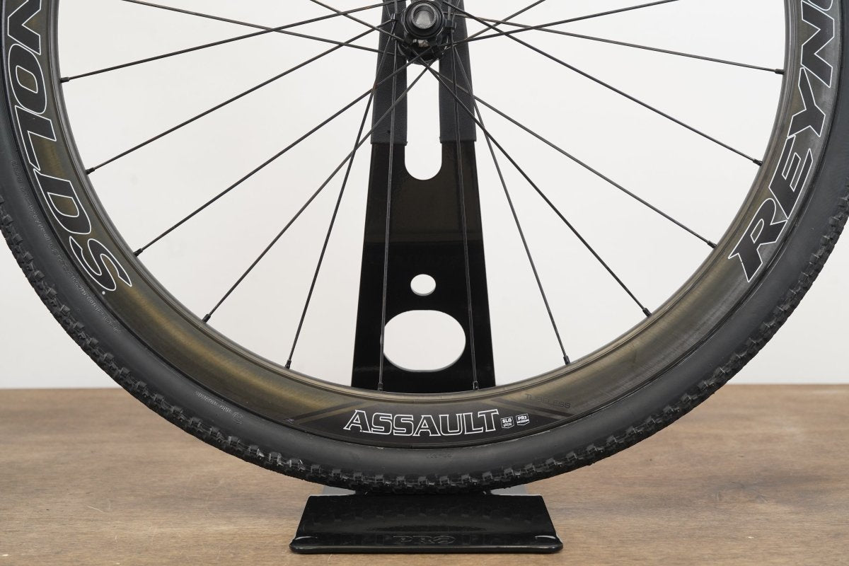 Reynolds Assault SLG Carbon Tubeless Clincher Disc Brake Wheelset 11 Speed