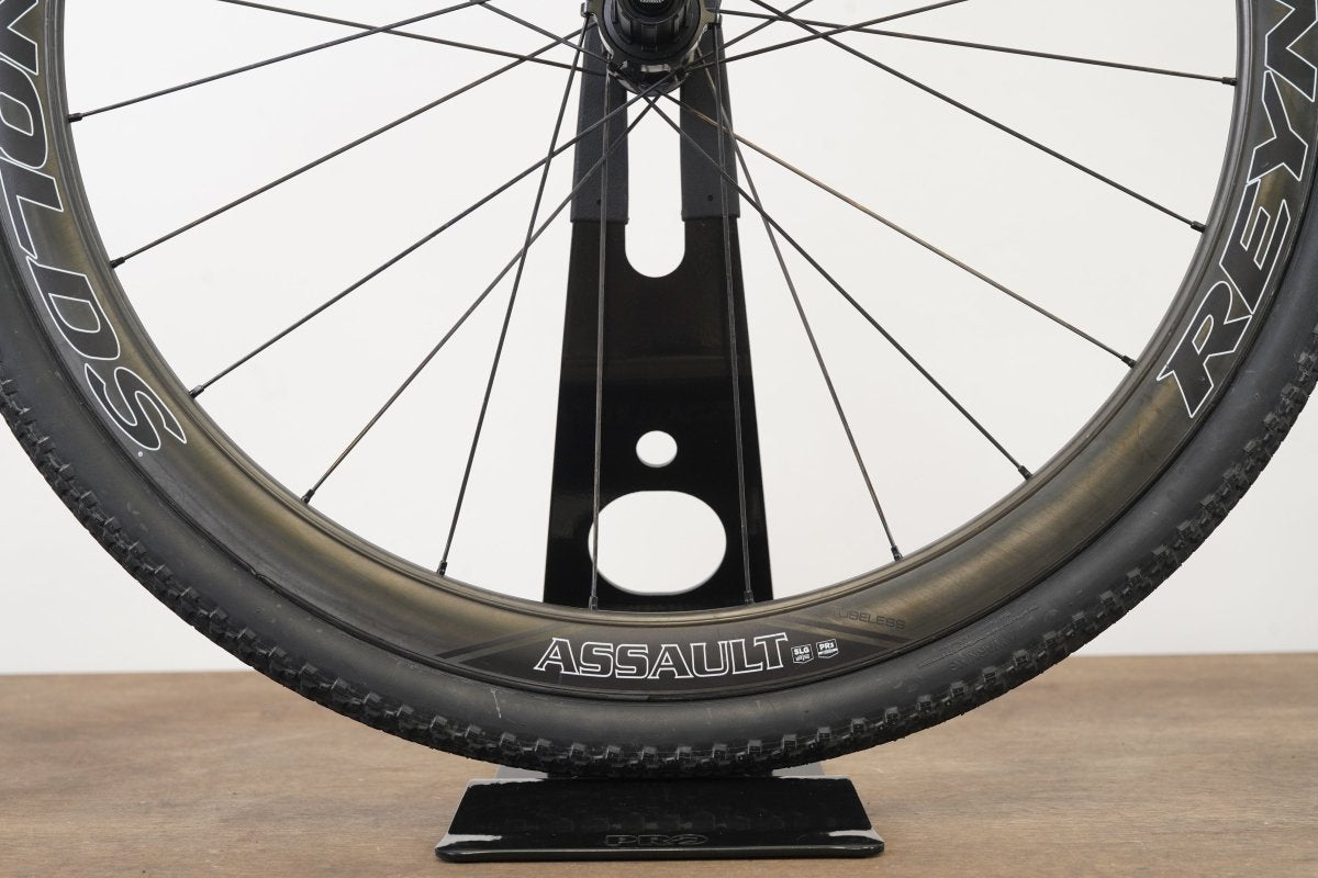 Reynolds Assault SLG Carbon Tubeless Clincher Disc Brake Wheelset 11 Speed