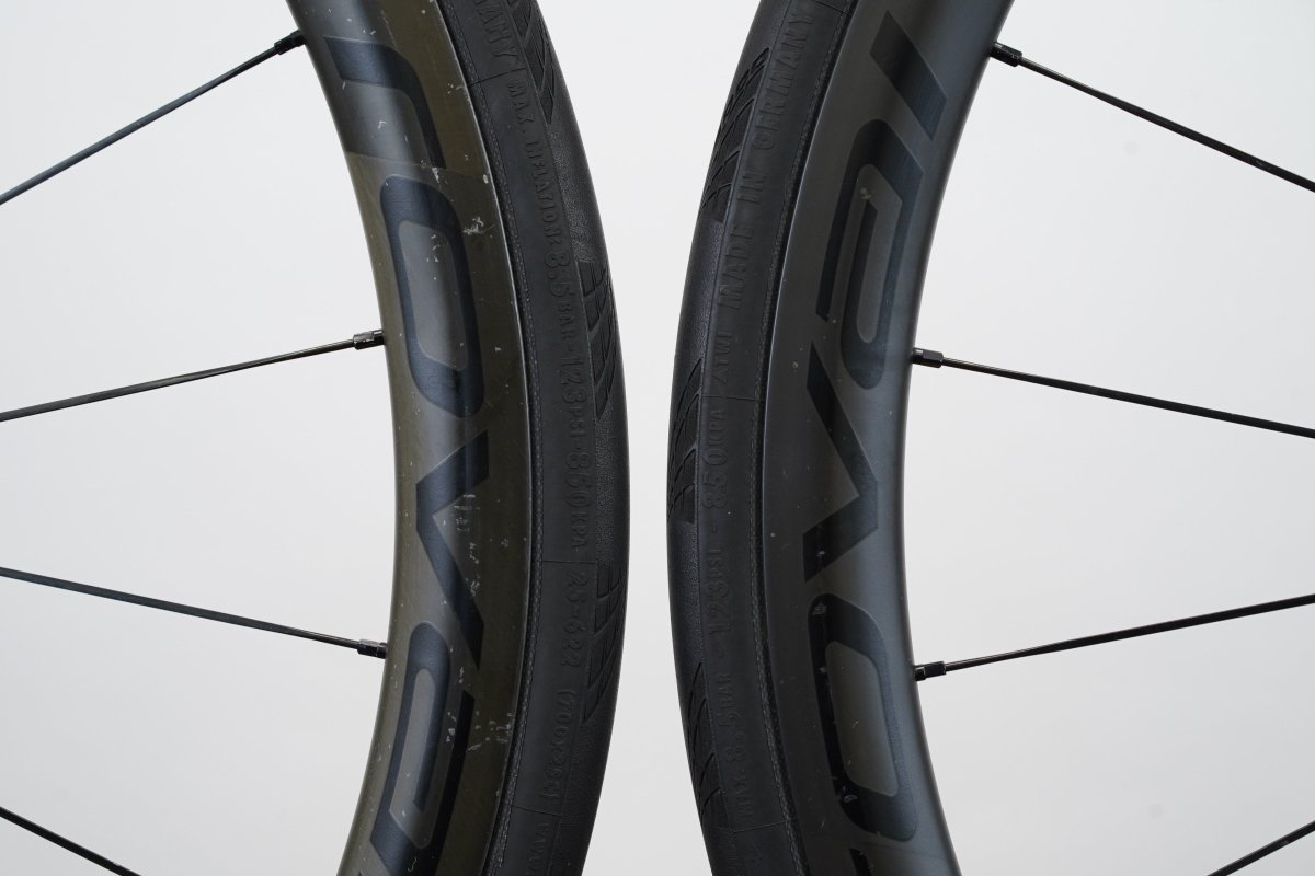 Roval Alpinist CL Carbon Tubeless Disc Brake Wheelset Shimano/SRAM 11 Speed