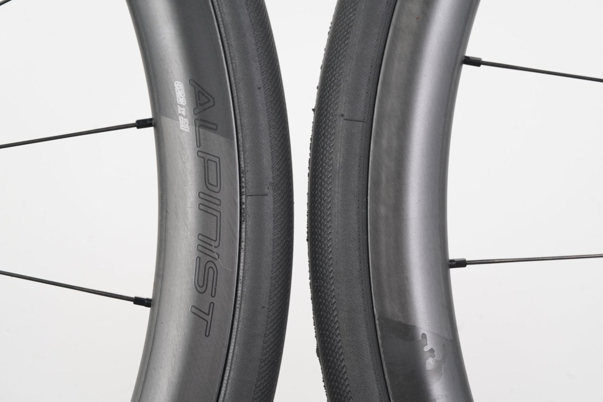 Roval Alpinist CL II Carbon Tubeless Disc Brake Wheelset Shimano/SRAM 11 Speed