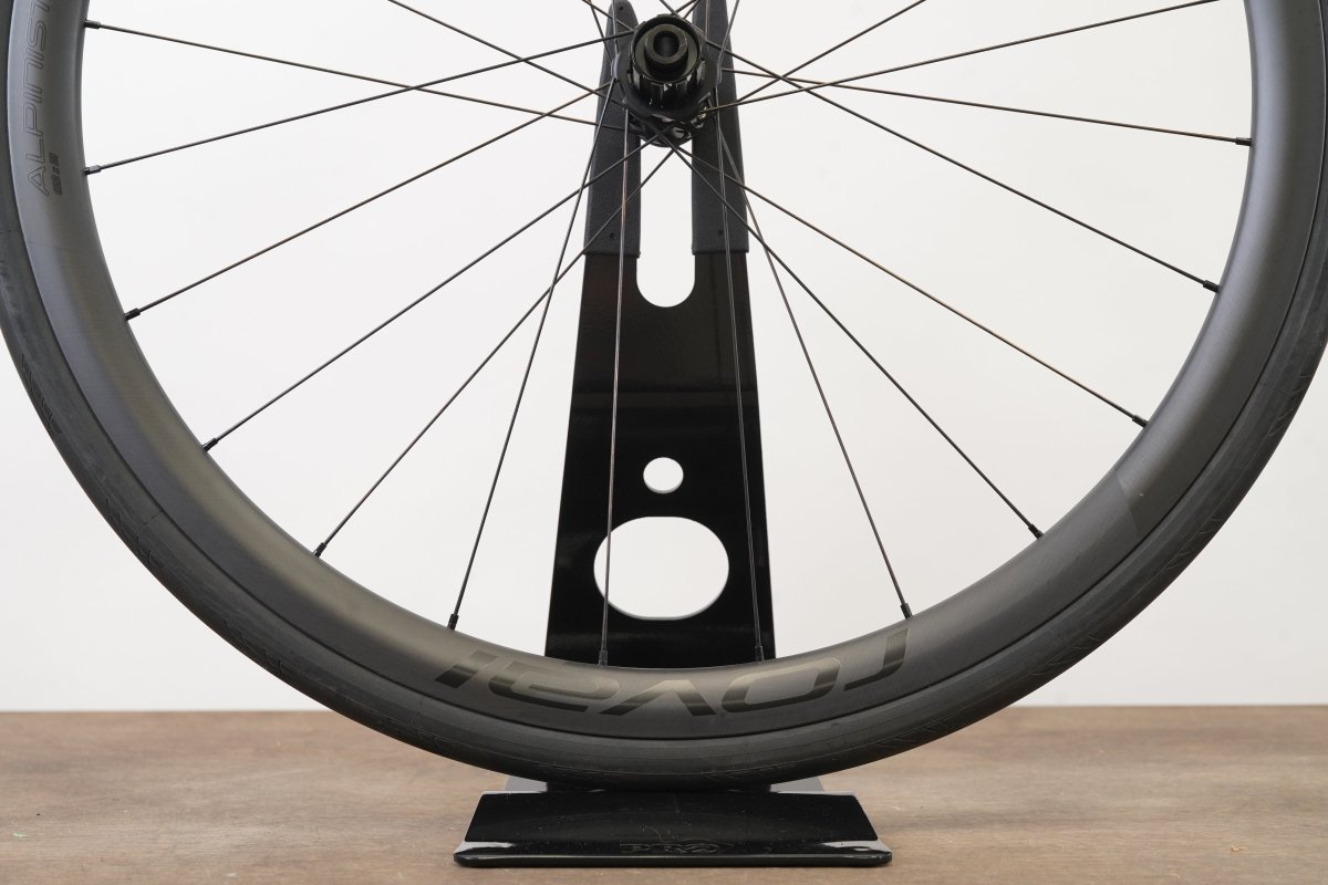Roval Alpinist CL II Carbon Tubeless Disc Brake Wheelset Shimano/SRAM 11 Speed