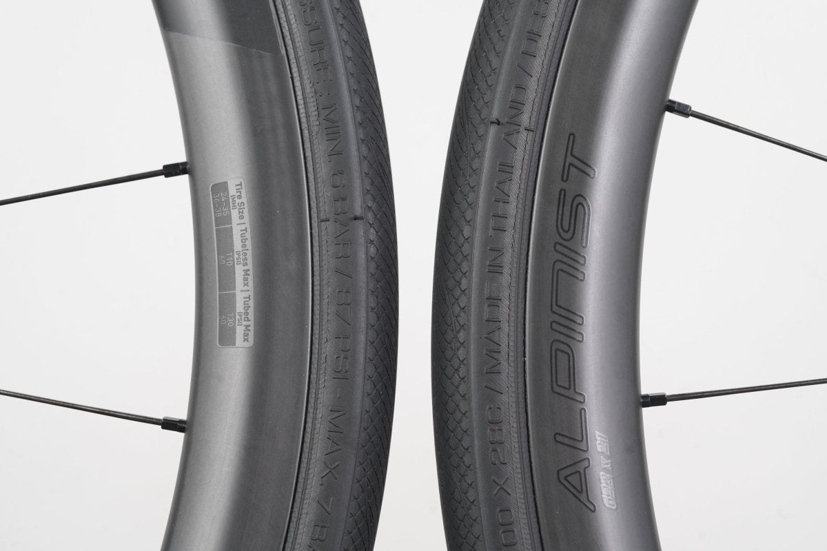 Roval Alpinist CL II Carbon Tubeless Disc Brake Wheelset Shimano/SRAM 11 Speed