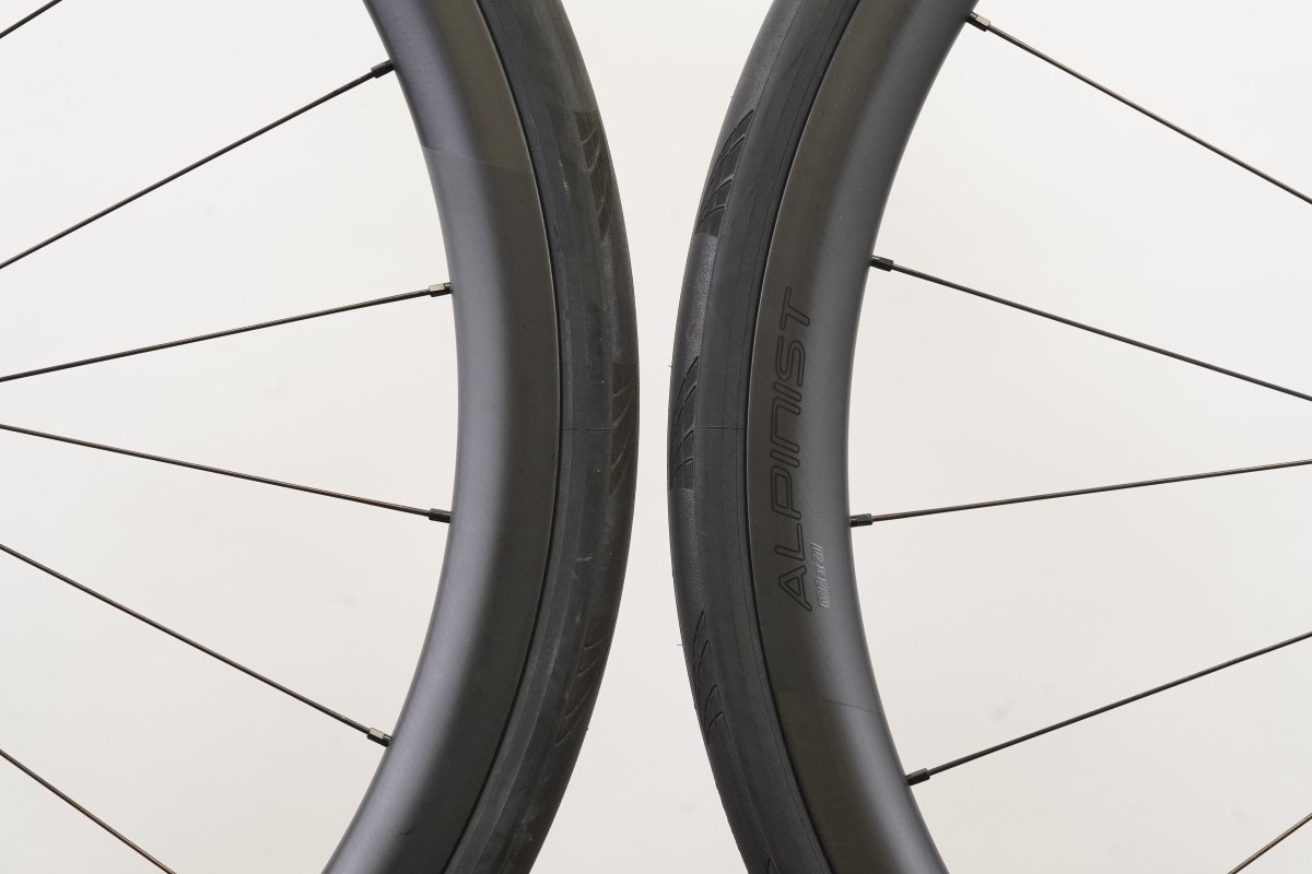 Roval Alpinist CL II Carbon Tubeless Disc Brake Wheelset Shimano/SRAM 11 Speed