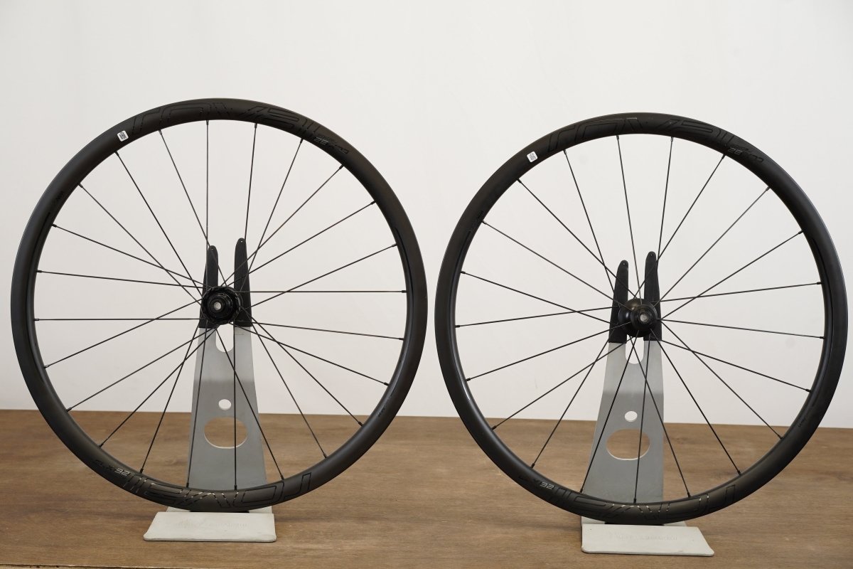 Roval CLX 32 Carbon Tubeless Clincher Disc Brake Wheelset SRAM XDR 12 Speed