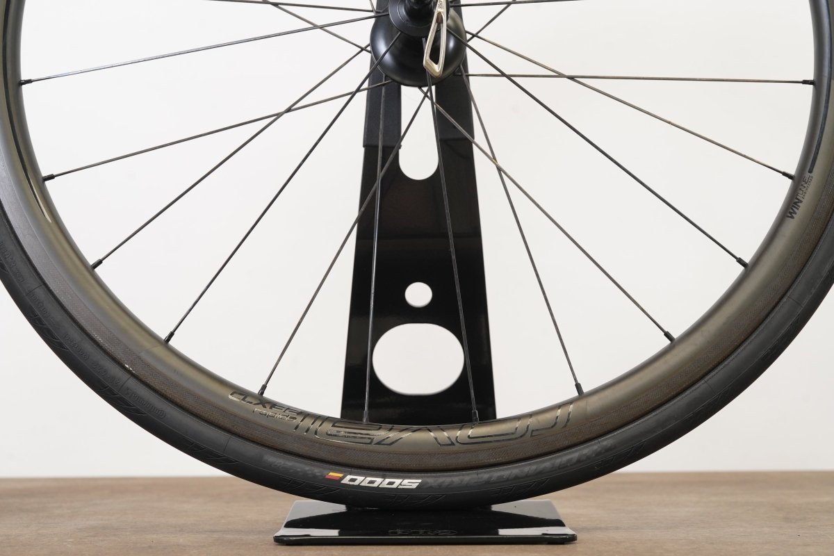 Roval CLX 32 Carbon Tubeless Clincher Rim Brake Wheelset Shimano/SRAM 11 Speed