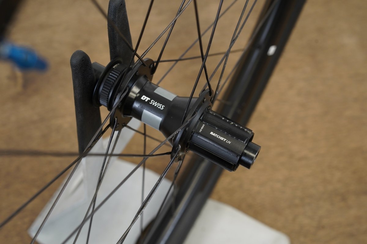 Roval Terra C DT Swiss 370 Carbon Tubeless Clincher Disc Brake