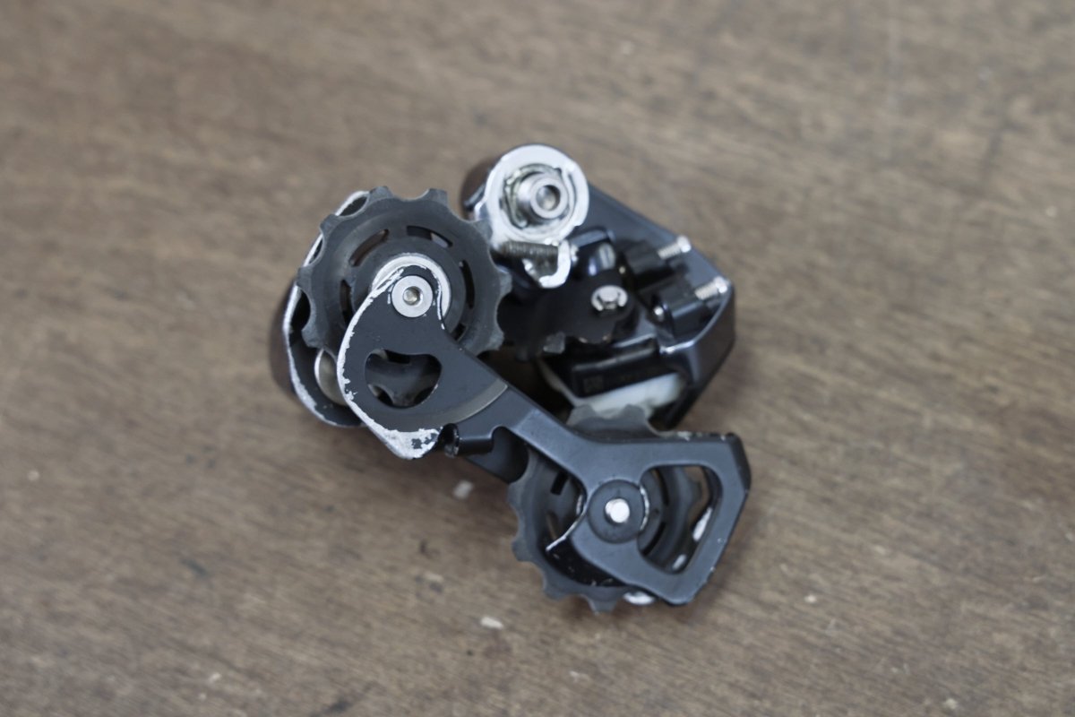 Shimano Ultegra 6870 Di2 11 Speed Electronic Rim Brake Road
