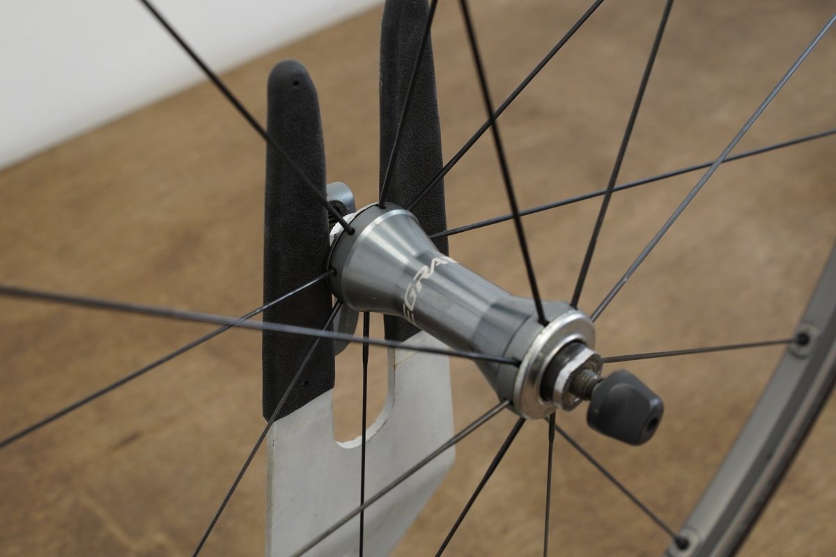 Shimano Ultegra WH-6700 Alloy Tubeless Clincher Rim Brake Wheelset 10 Speed