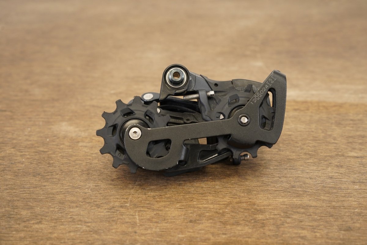SRAM Force eTap AXS D1 33T 12 Speed Electronic Rear Derailleur + Battery