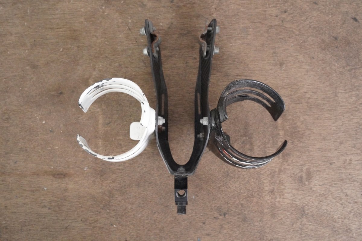 XLAB Carbon Wing 400i Water Bottle Cage Mount + *Damaged* Chimp Bottle Cages