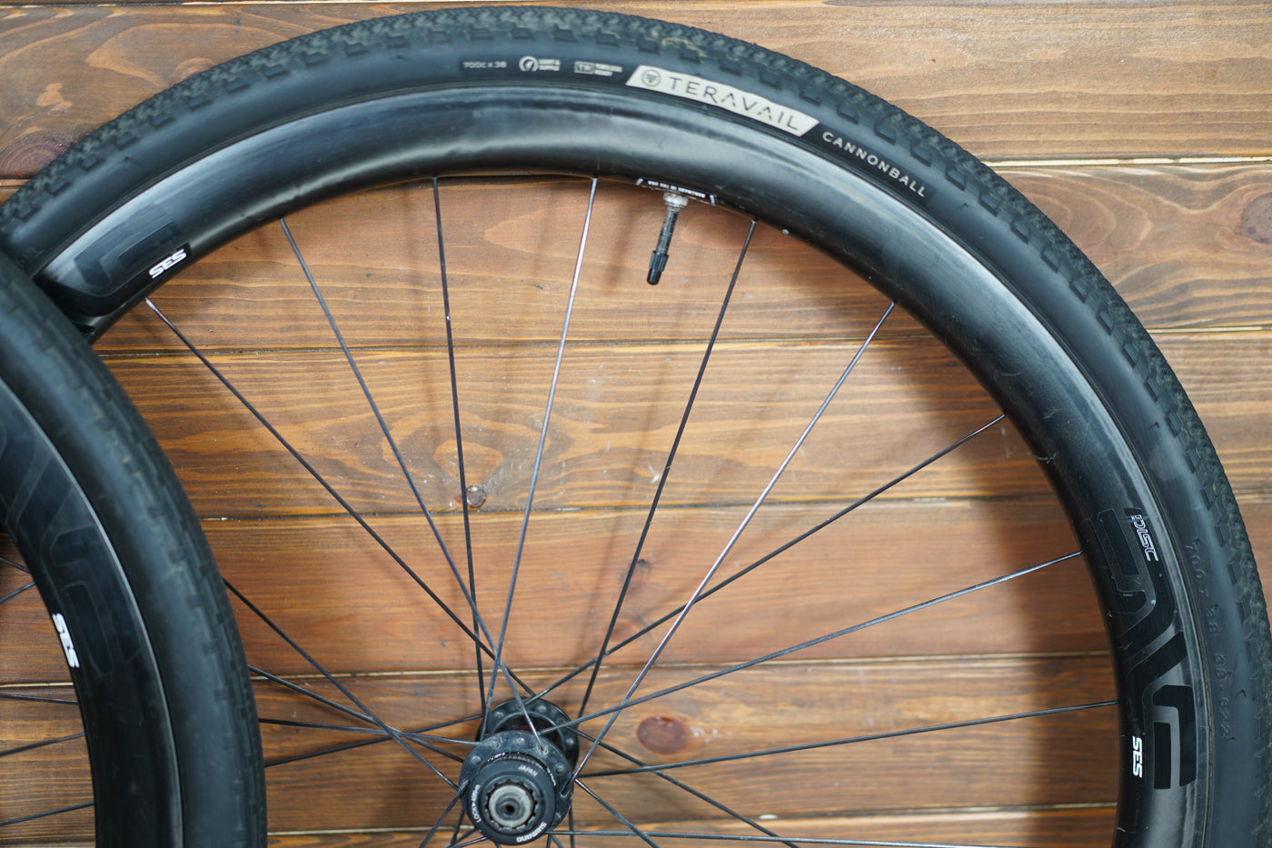 ENVE SES 3.4 Disc Carbon Fiber Tubeless Wheelset Shimano/SRAM 11 Speed
