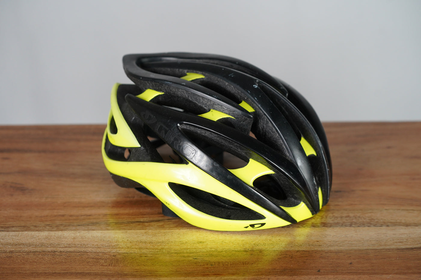 Doe herleven Panorama fee Giro Atmos II 2 Road Helmet – Elevate Cycling
