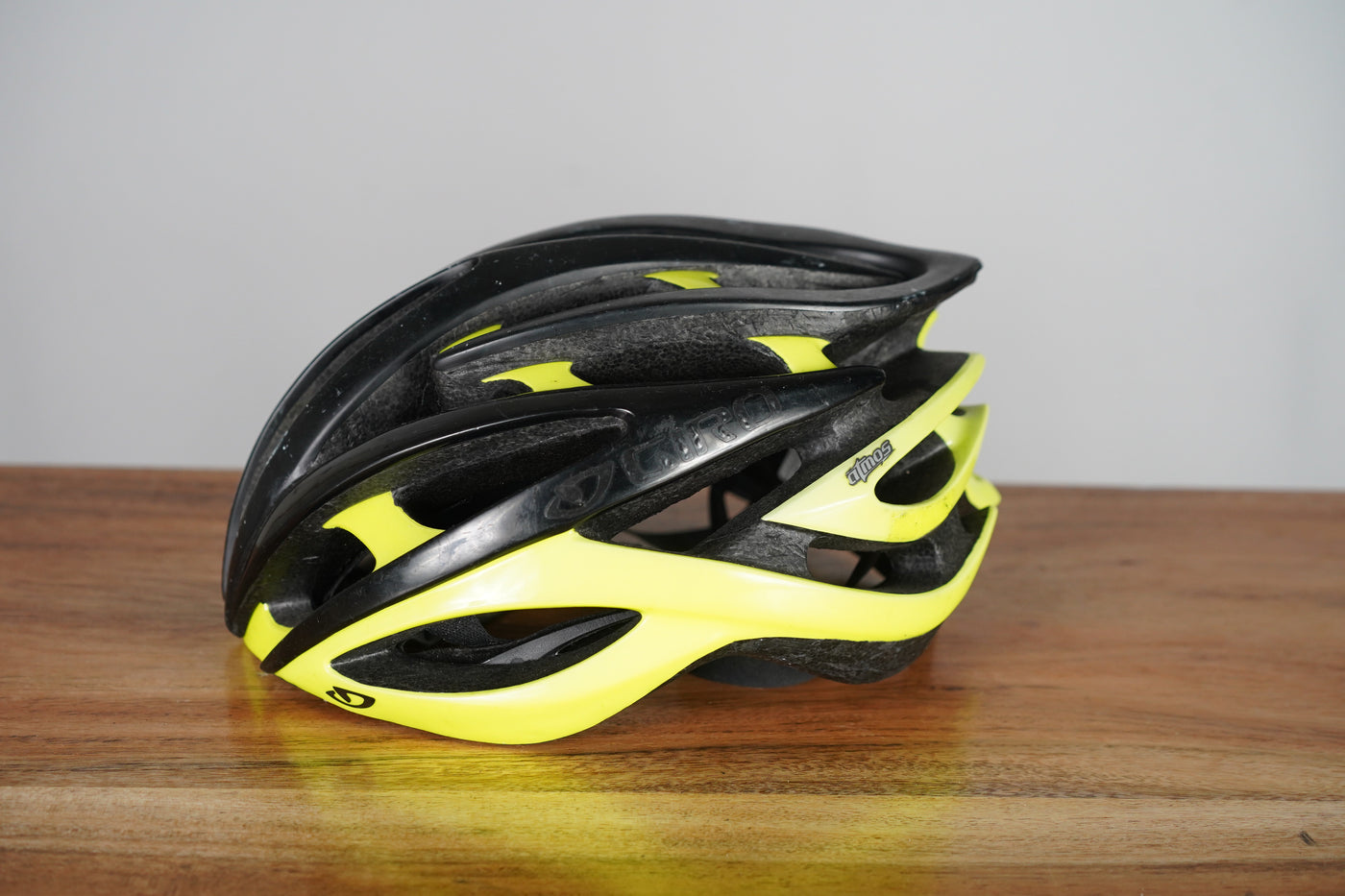 pubertad apilar Altoparlante Giro Atmos II 2 Road Helmet – Elevate Cycling