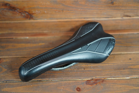 Oval Concepts 900t Carbon Rail Road Saddle