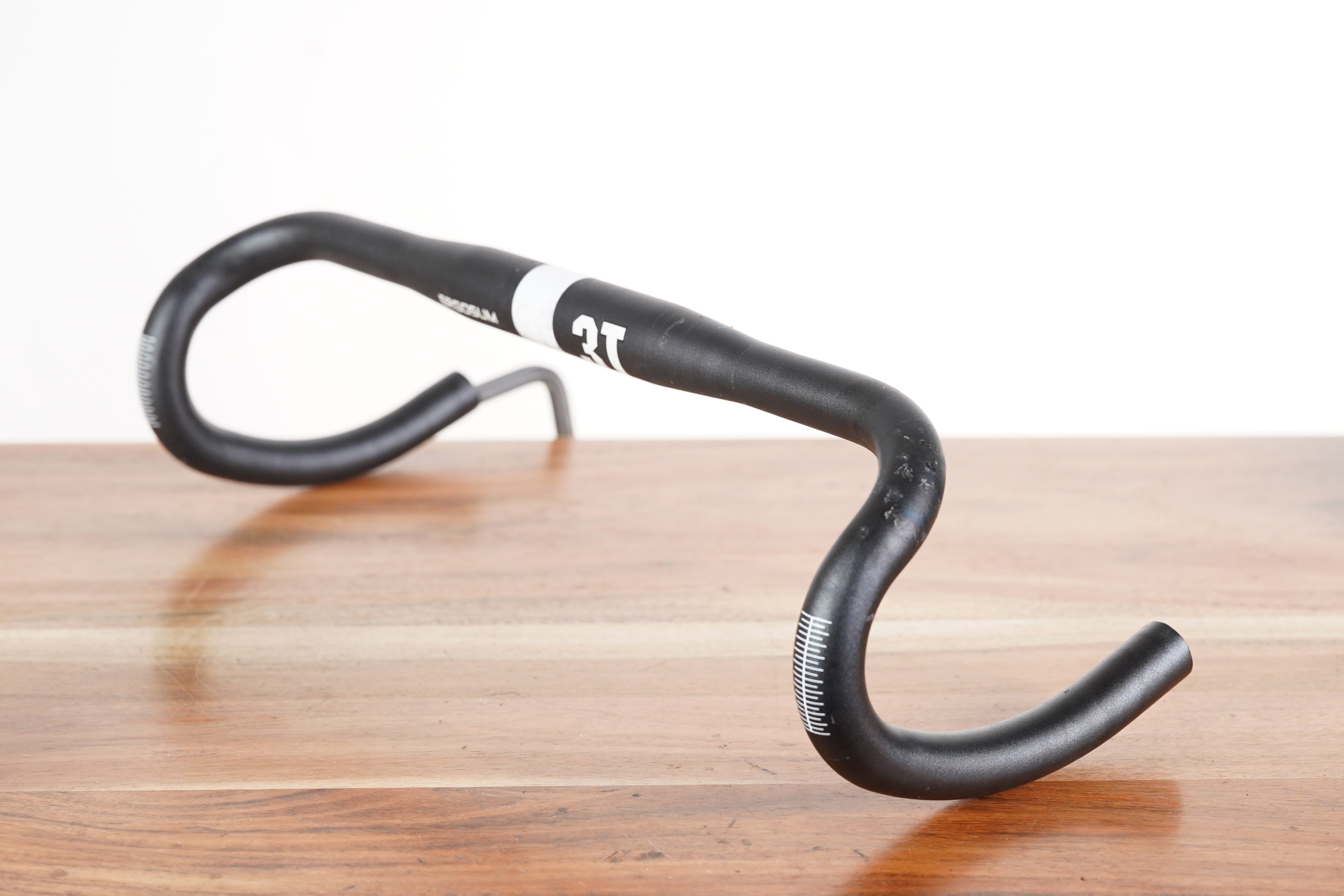 44cm 3T Ergosum Alloy Compact Road Handlebar – Elevate Cycling 44cm 3T Ergosum Alloy Compact Road Handlebar – Elevate Cycling